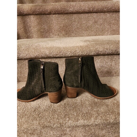 Toms "Majorca" Olive Green Faux Suede Peeptoe Booties Laser Cutouts Size 7.5 - Picture 7 of 10